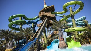 A heated pool - New Listing! Watersong Resort, 9mi to Disney & 18mi to Universal - FS54806 (Davenport)