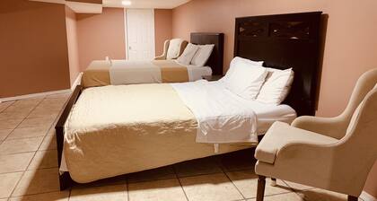 Moderno, recientemente actualizado! Mejor en la ciudad, asequible! 4 Smart TV's!