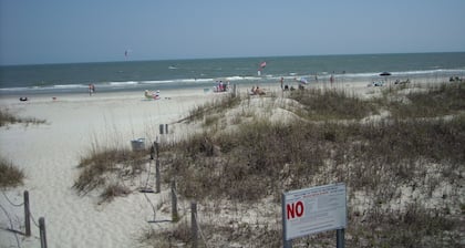OCT 5-8&17-:OCEANVIEW 50yd to beach, 3RD FL/Southbalcony LG Shower 2POOLS