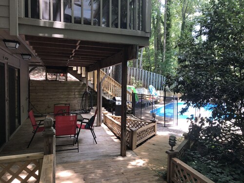 The Poolside Getaway w / Kochnische, sichere Lage 