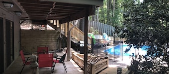 Poolside Getaway, Kitchenette, safe location