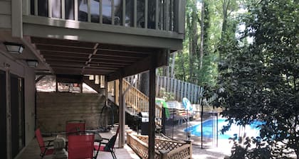 The Poolside Getaway w / Kochnische, sichere Lage