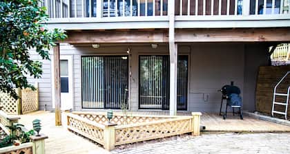 Poolside Getaway, Kitchenette, safe location