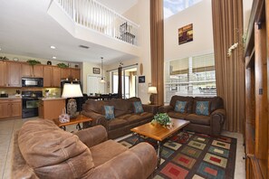 TV, DVD player - New Listing! Watersong Resort, 9mi to Disney & 18mi to Universal - FS54807 (Davenport)