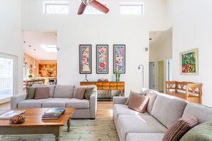 Smart TV, fireplace, DVD player, books