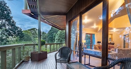 Risehill House
House among tree tops, tranquil and cosy feel. Magnificent views.