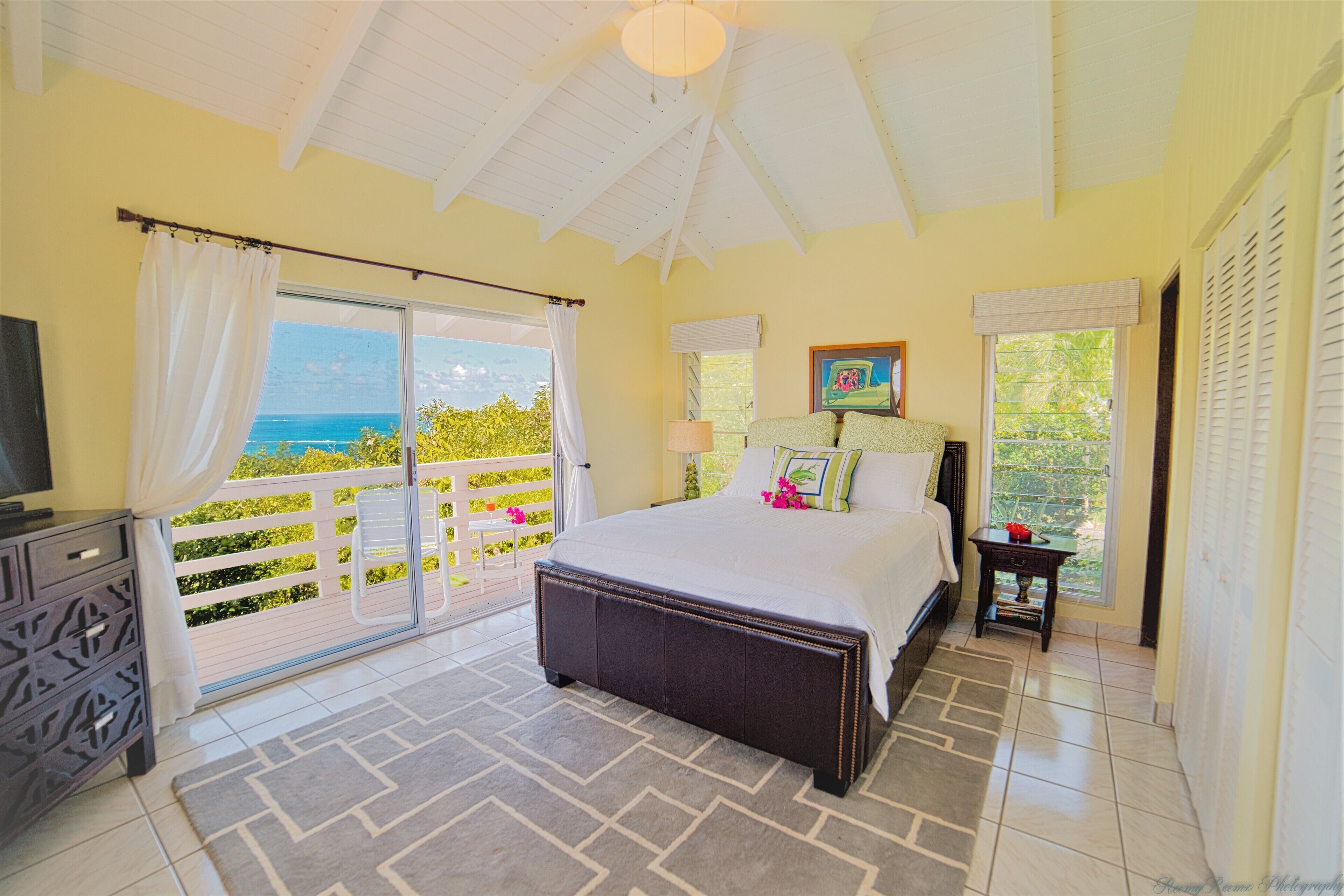 4 bedrooms, iron/ironing board, travel cot, free WiFi