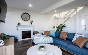 Smart TV - South Seas 3 Port Elliot Beachfront with views of Knights Beach (Port Elliot)