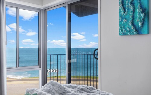 South Seas 3 Port Elliot Beachfront with views of Knights Beach