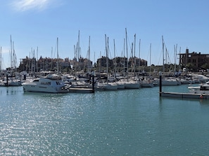 Marina/club náutico