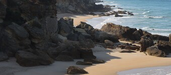 Detached villa, private pool, large garden, 3miles to  beach, wifi