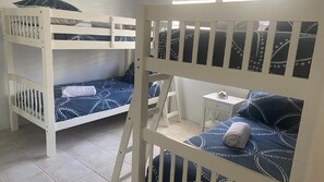 2 bedrooms, iron/ironing board, free WiFi, bed sheets - Absolute Beachfront Apartment  Avoca Beach Accom (AVOCA BEACH)