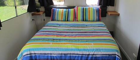 In-room safe, bed sheets