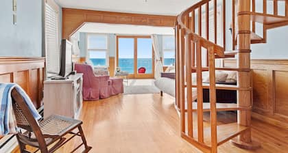 Direct Ocean Front Beach Cottage
