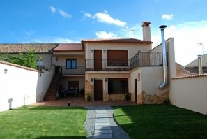 Exterior - House Tradition Rural for 16-20 people (Nieva)