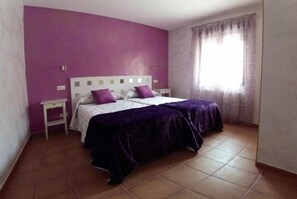 8 bedrooms, free WiFi, bed sheets - House Tradition Rural for 16-20 people (Nieva)