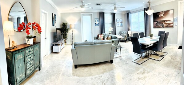 Smart TV, Netflix, books, streaming services - Sunset Villa in Exclusive Palm Cay Beachfront Resort- A Retreat w/Pool Access (Nassau)