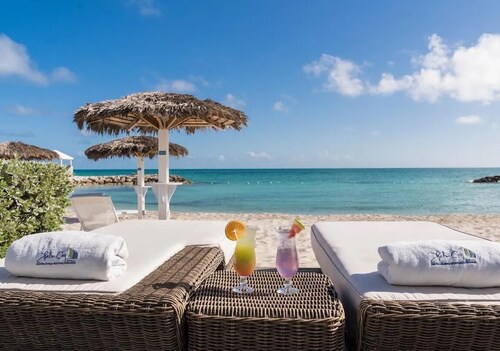 Sunset Villa in Exclusive Palm Cay Beachfront Resort- A Retreat w/Pool Access