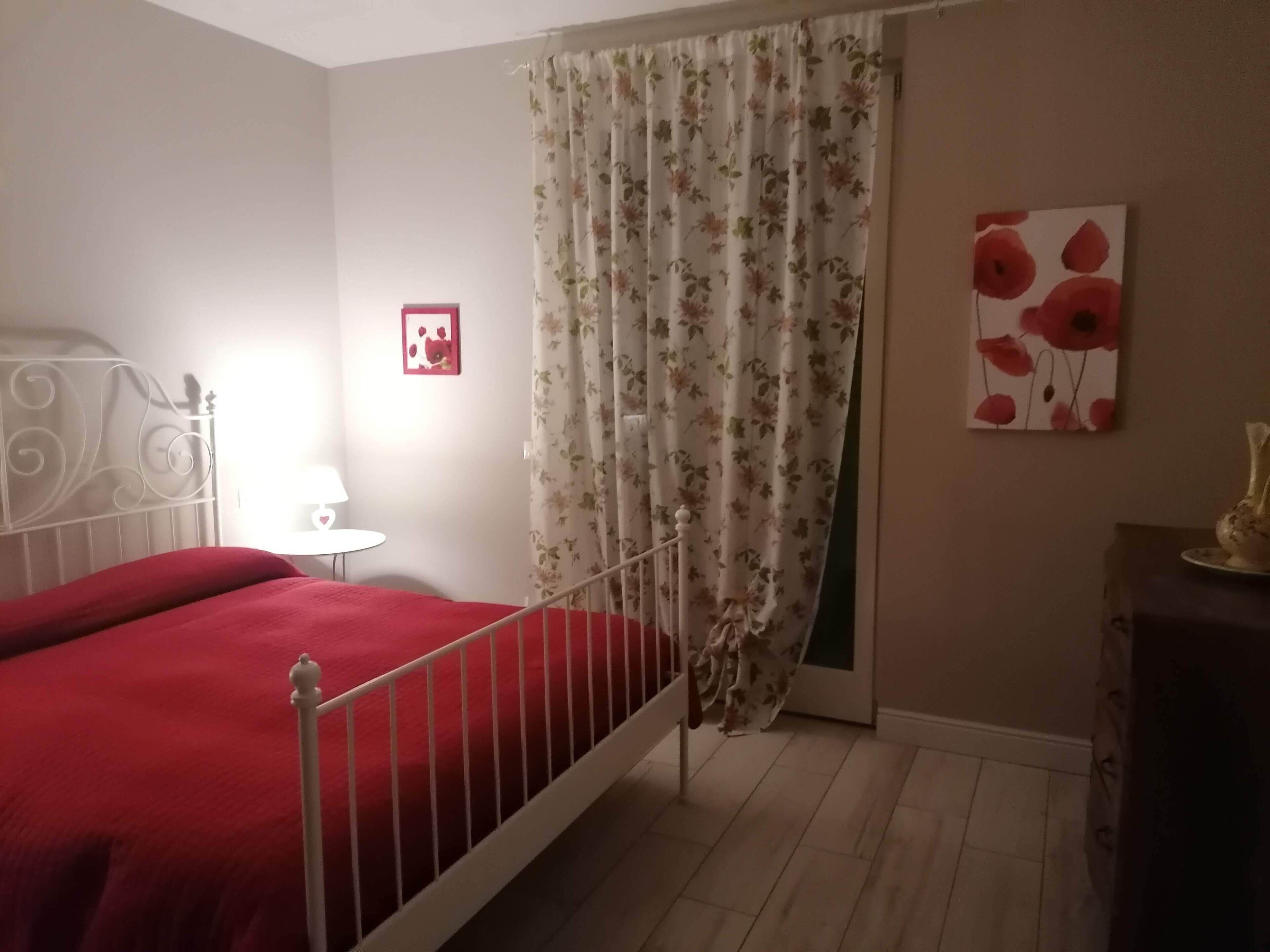 Romantic and bright apartment, located in a small paradise on Lake Garda