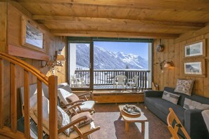 TV, DVD-spiller og stereoanlegg