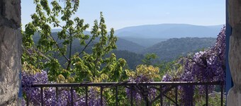 DET BLÅ HUS NÆR ARDÈCHE GORGES