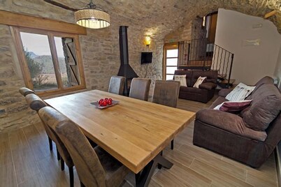 Rural house (full rental) La Bodega de Puy for 8 people