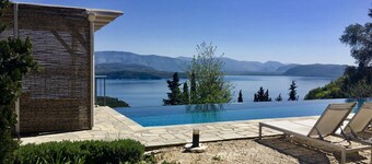 Stunning Villa and Location!