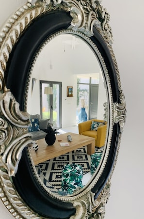 Interior - Stunning Villa and Location! (XXXXX)