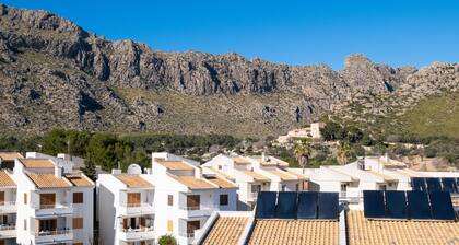 Penthouse Apartment with Mountain and Sea Views from private roof terrace.