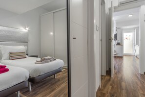 1 sovrum, värdeförvaringsskåp på rummet och strykjärn/strykbräda