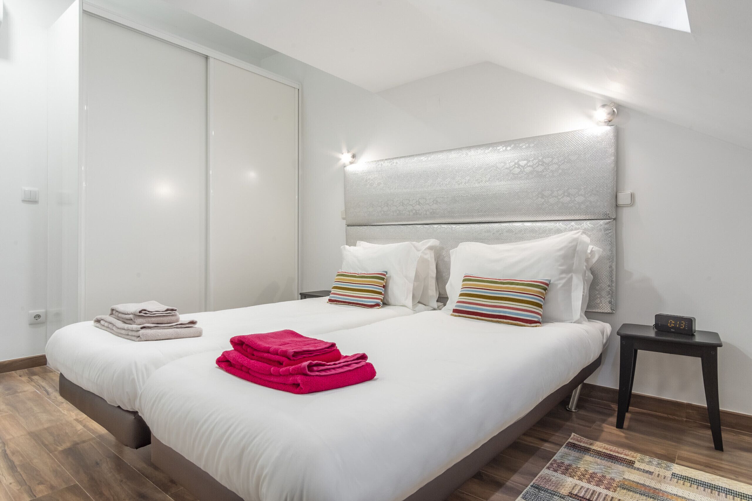 1 chambre, coffres-forts dans les chambres, fer et planche à repasser