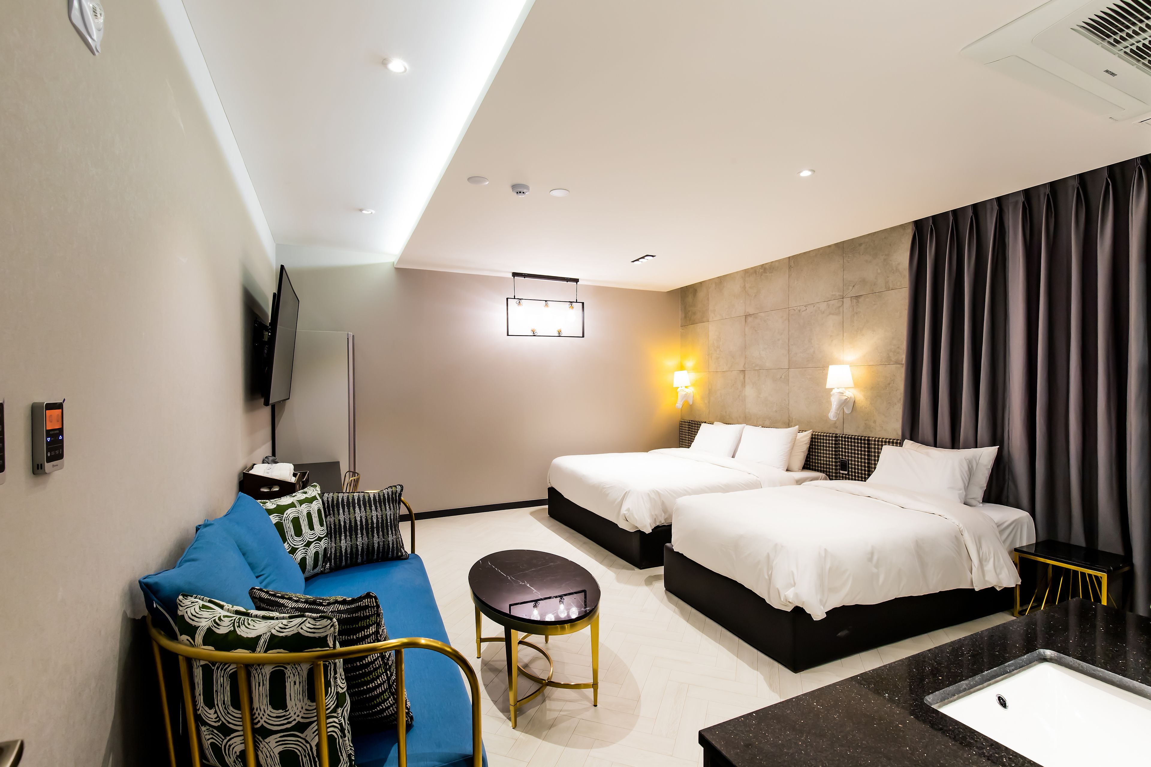 Habitación Business | Ropa de cama de alta calidad y edredones de plumas