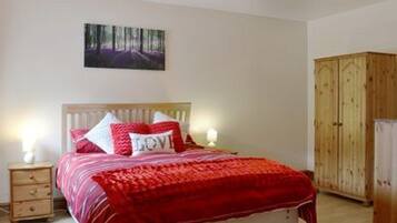 2 Schlafzimmer, Bügeleisen/Bügelbrett, Reisekinderbett, kostenloses WLAN