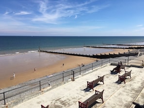 Beach nearby - Comfortable coastal retreat perfectly situated in Sheringham North Norfolk  (Sheringham)