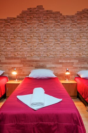 Triple Room, Shared Bathroom, Balcony | Hypo-allergenic bedding, individually decorated, iron/ironing board - Guest House 32 (Sofia)