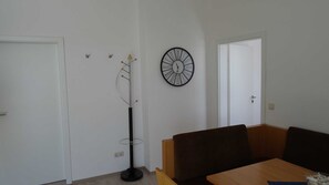 Unclassified image, 4 of 18, button