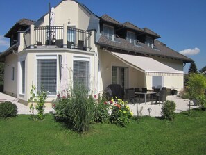 Exterior - State-of-the-art new, large apartment, up to 6 people, family-friendly, (Mallenitzen)