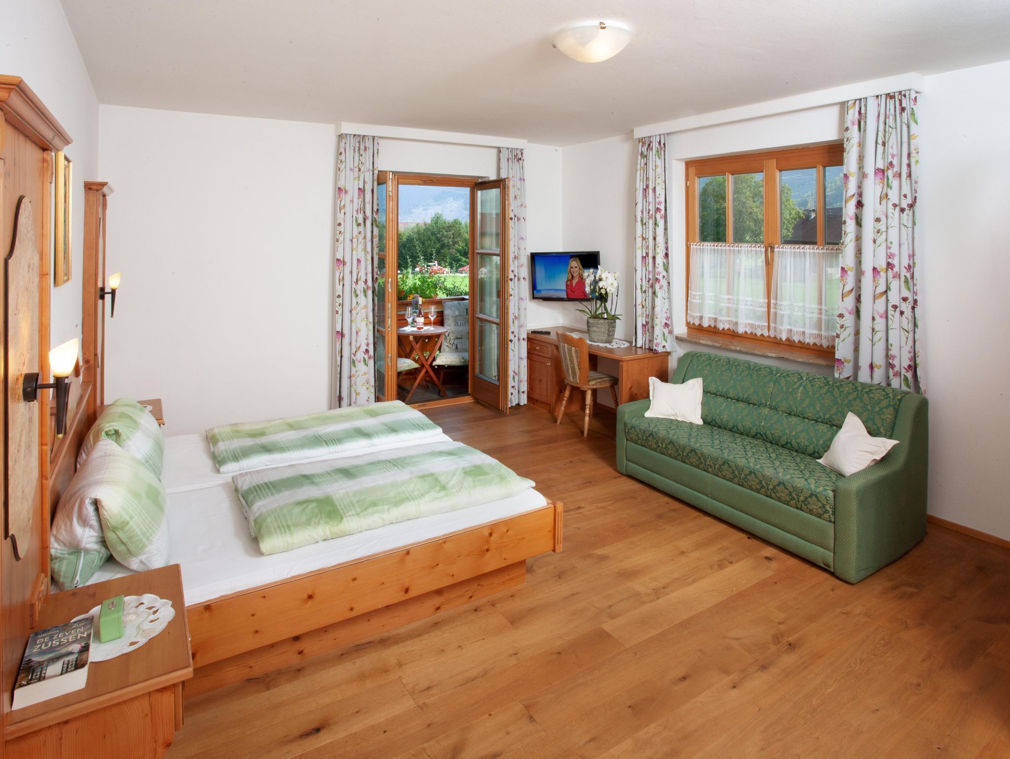 Landhaus Stockl - apartment / apartment, shower and bath, toilet, 2 bedrooms