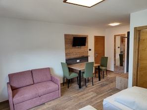 Living area - Hostel Bad Goisern (Bad Goisern)
