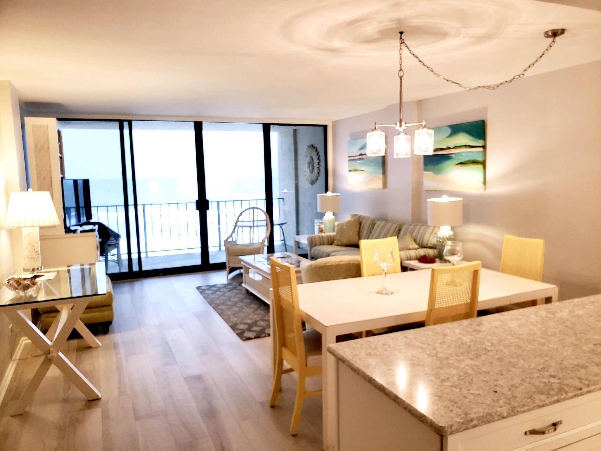 Beautiful, Oceanfront 2-Bedroom Condo, 1704 North Lumina