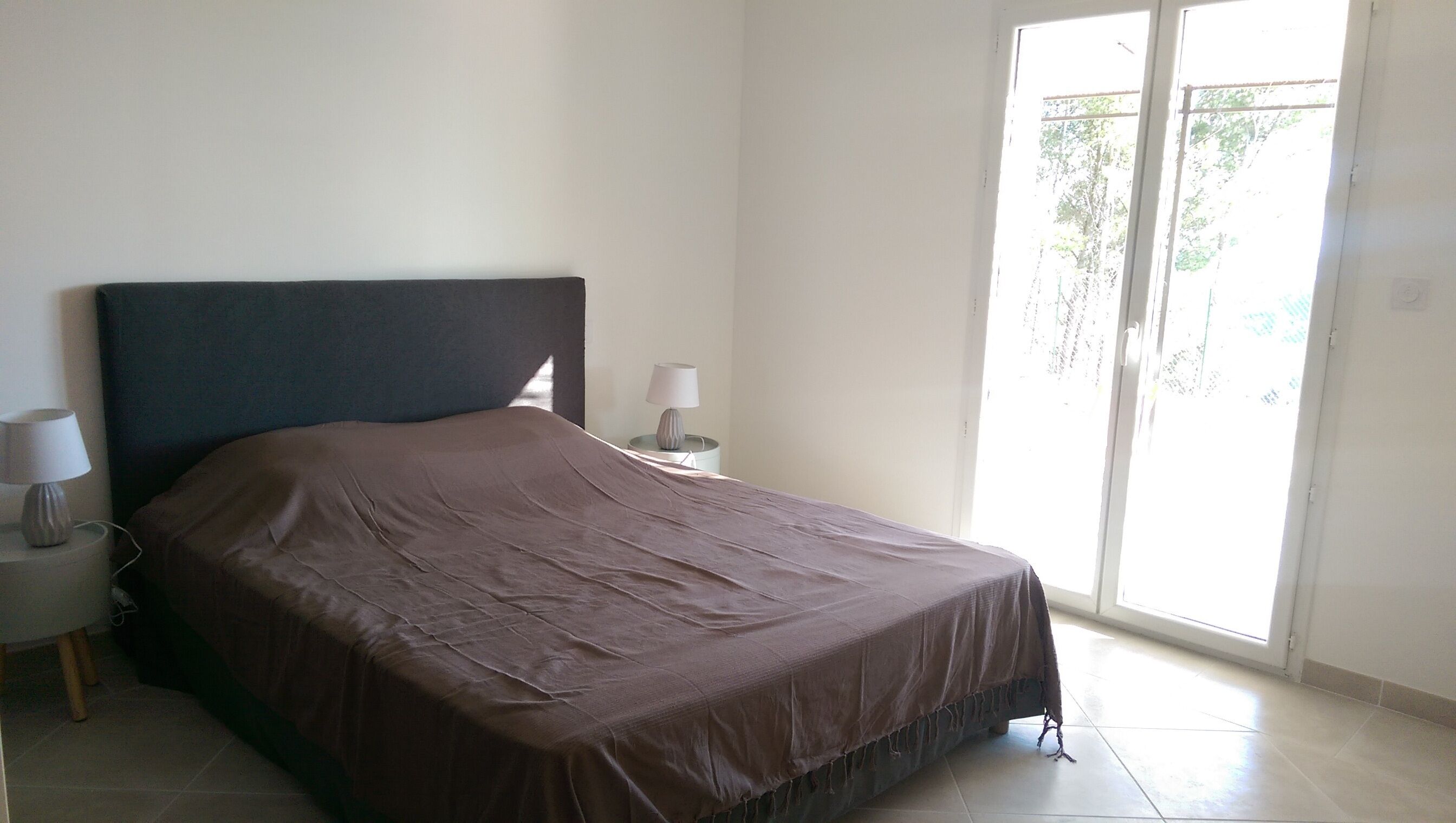 3 slaapkamers, een strijkplank/strijkijzer, beddengoed