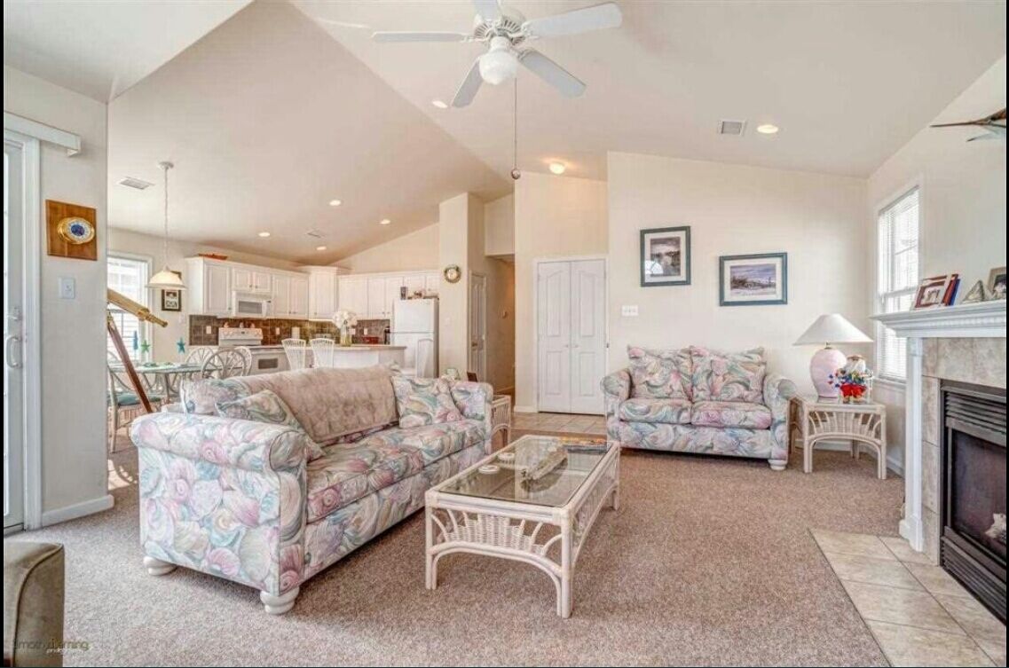 Luxury 4 Bedroom Condo Just 1 Block from Beach and Boardwalk on Andrews Ave