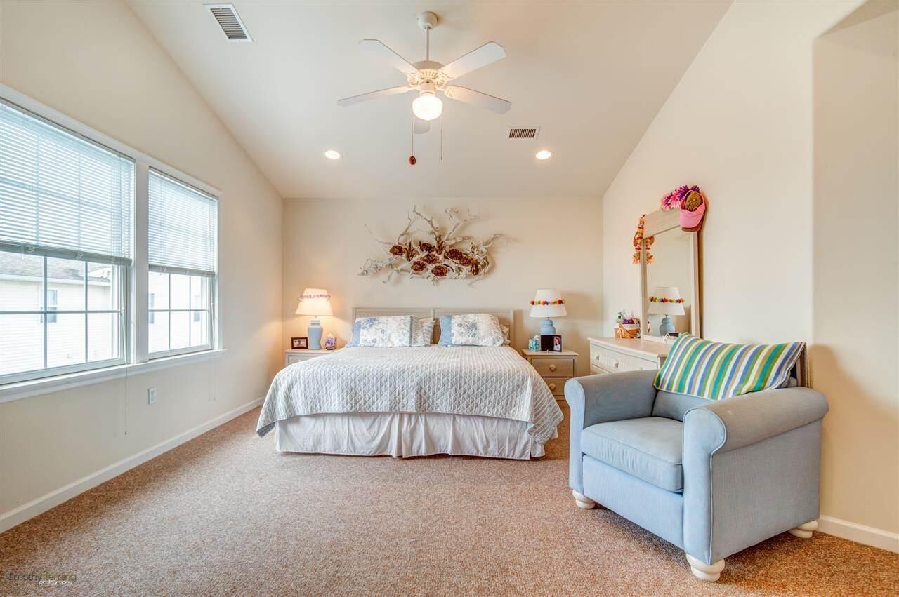 Luxury 4 Bedroom Condo Just 1 Block from Beach and Boardwalk on Andrews Ave