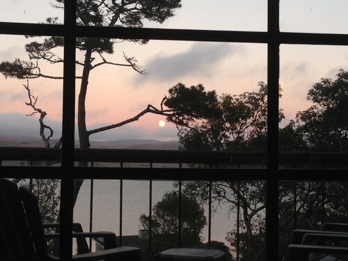 Inverness Vacation Retreat - Tomales Bay View!
