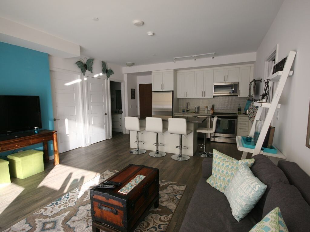 Luxury 2 BR condo in Friday Harbour Resort - Lake Simcoe