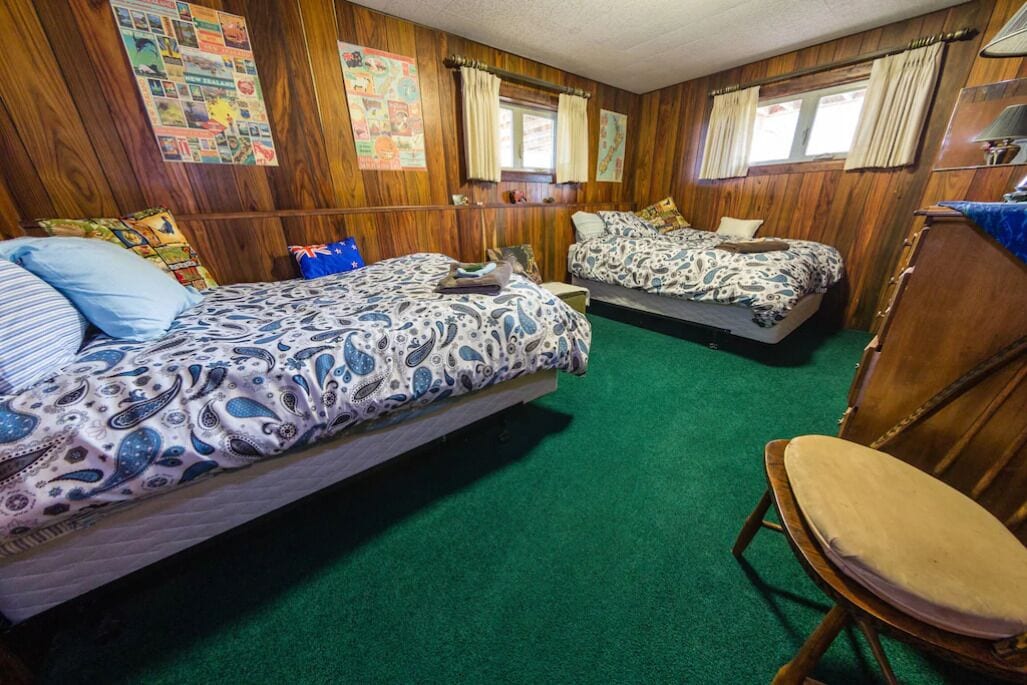 5 bedrooms, WiFi, bed sheets