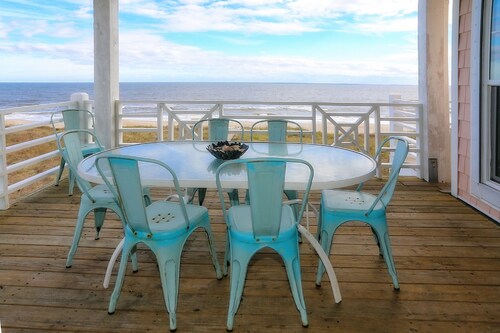 Oceanfront with Amazing Views!  