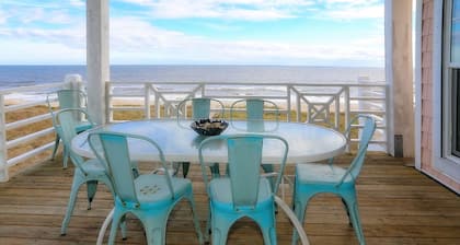 Oceanfront with Amazing Views!
