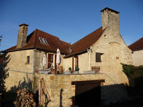 Very typical house LOT (Périgord-Quercy) close communal pool + Trade