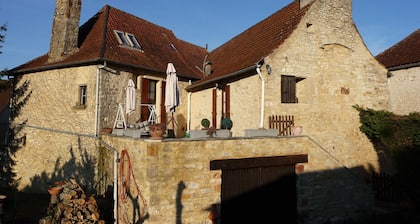 Very typical house LOT (Périgord-Quercy) close communal pool + Trade
